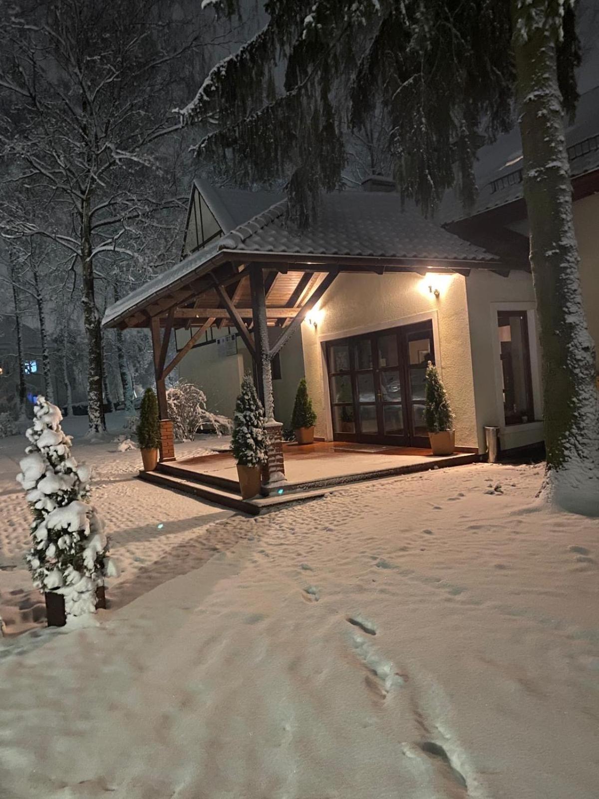 Hotel Restauracja Cztery Pory Roku Orneta Екстериор снимка