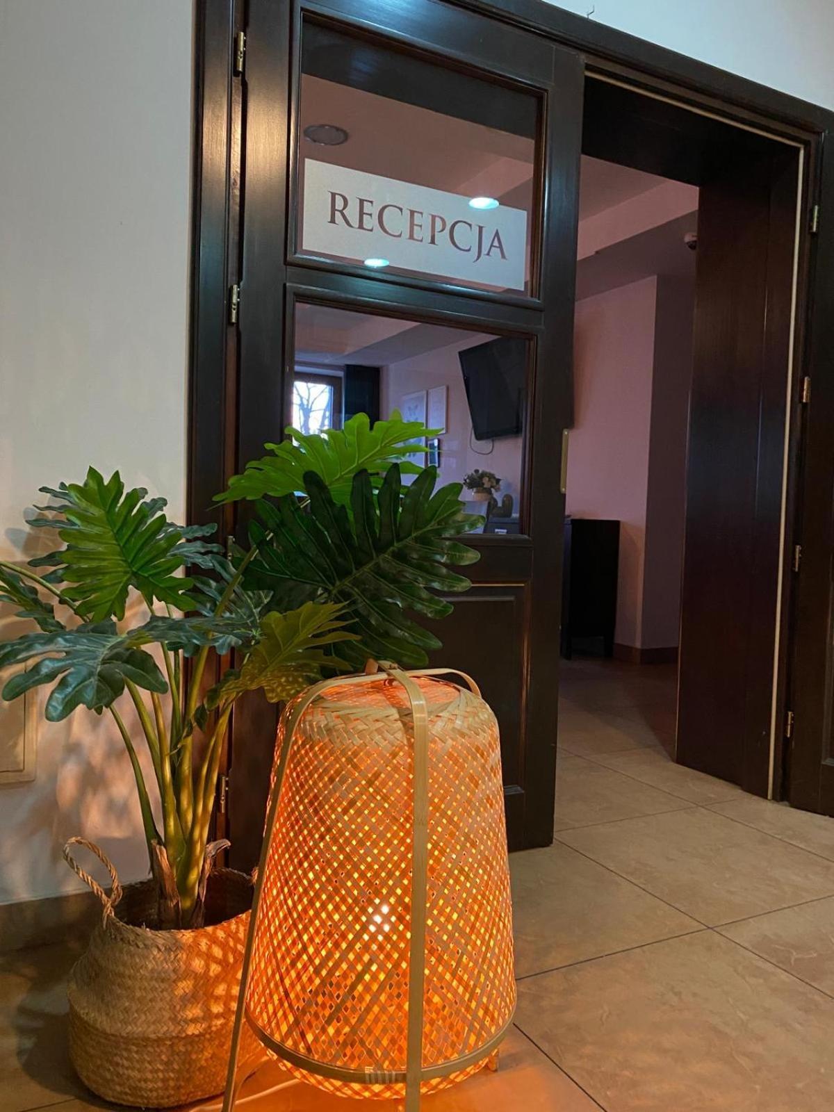 Hotel Restauracja Cztery Pory Roku Orneta Екстериор снимка
