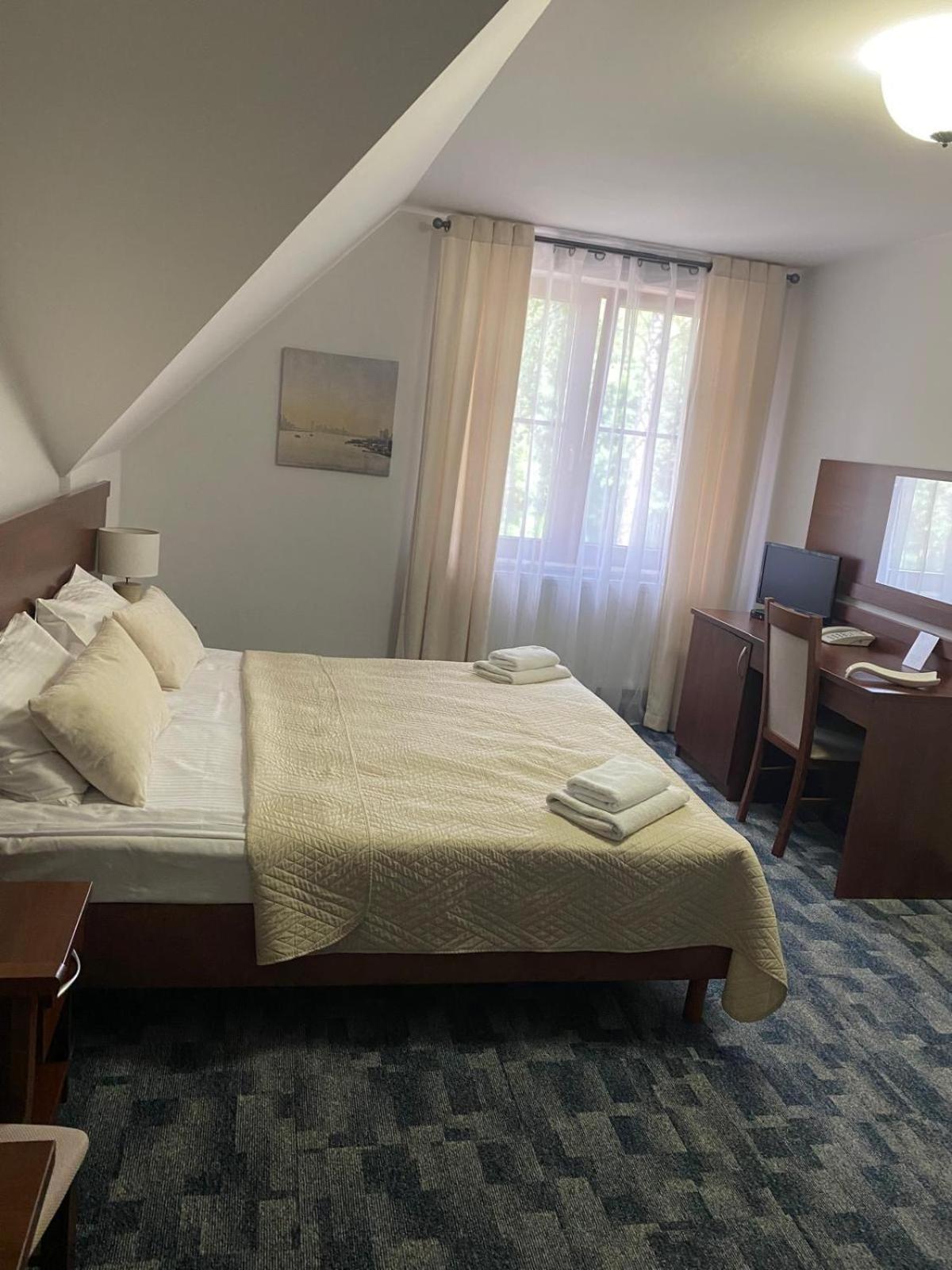 Hotel Restauracja Cztery Pory Roku Orneta Екстериор снимка
